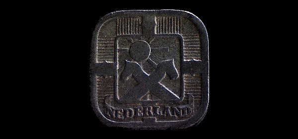 5 centesimi, Occupazione tedesca, dritto; tipo 1941–1943; Fotografia scura; millesimo non confermato.